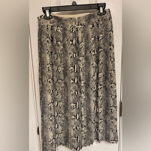 I crew pleated skirt - Picture 1 of 3